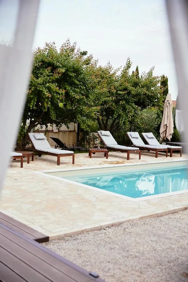 Villa Sunny Garden With Private Heated Pool Kastela