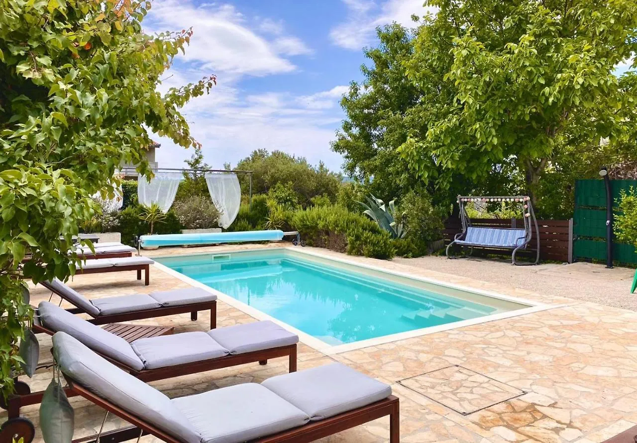 Villa Sunny Garden With Private Heated Pool Kastela
