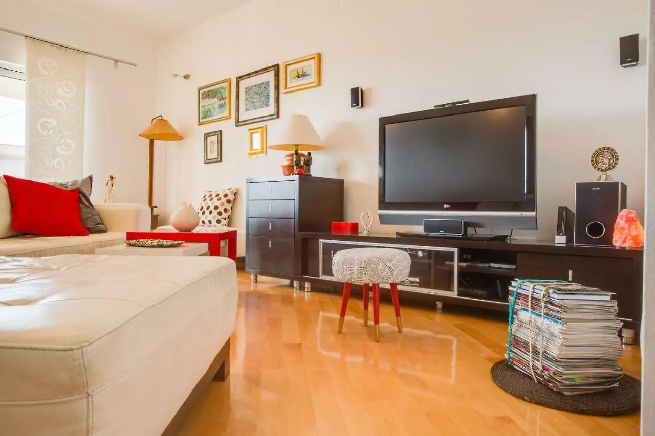 Villa Sunny Garden With Private Heated Pool Kastela