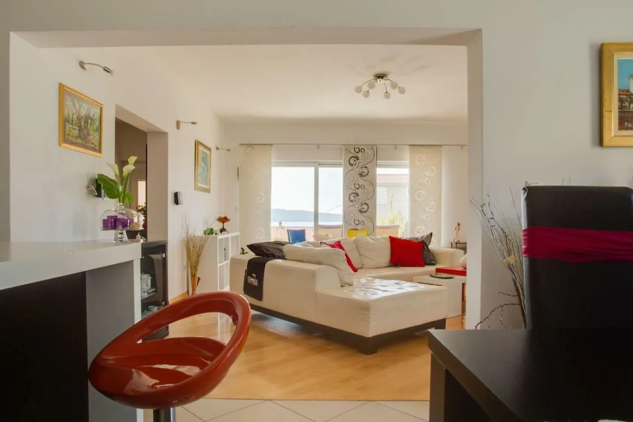 Villa Sunny Garden With Private Heated Pool Kastela