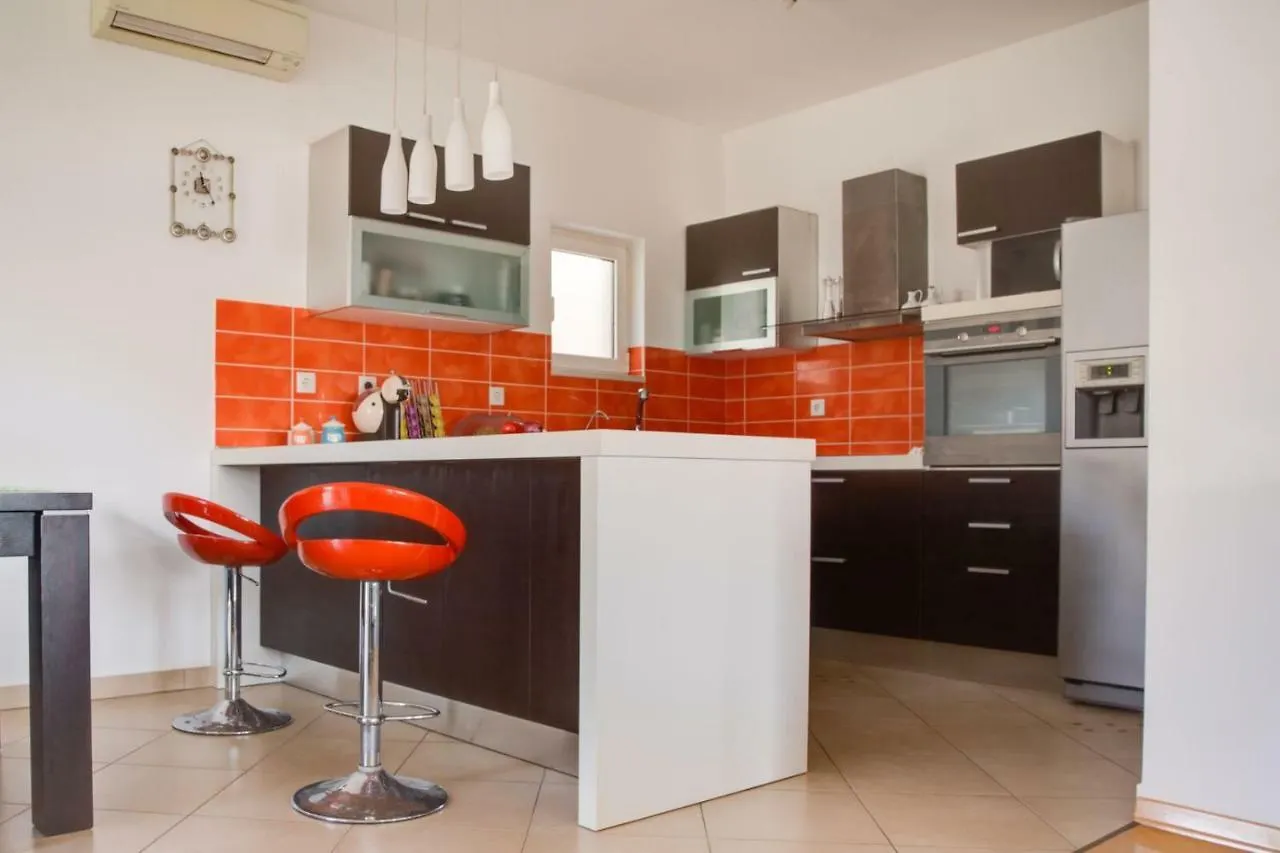 Villa Sunny Garden With Private Heated Pool Kastela